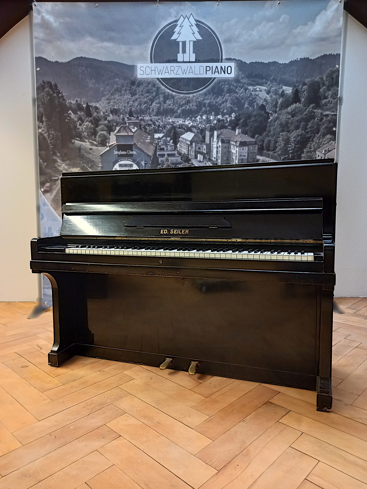 <span>SEILER Klavier Modell 110</span>